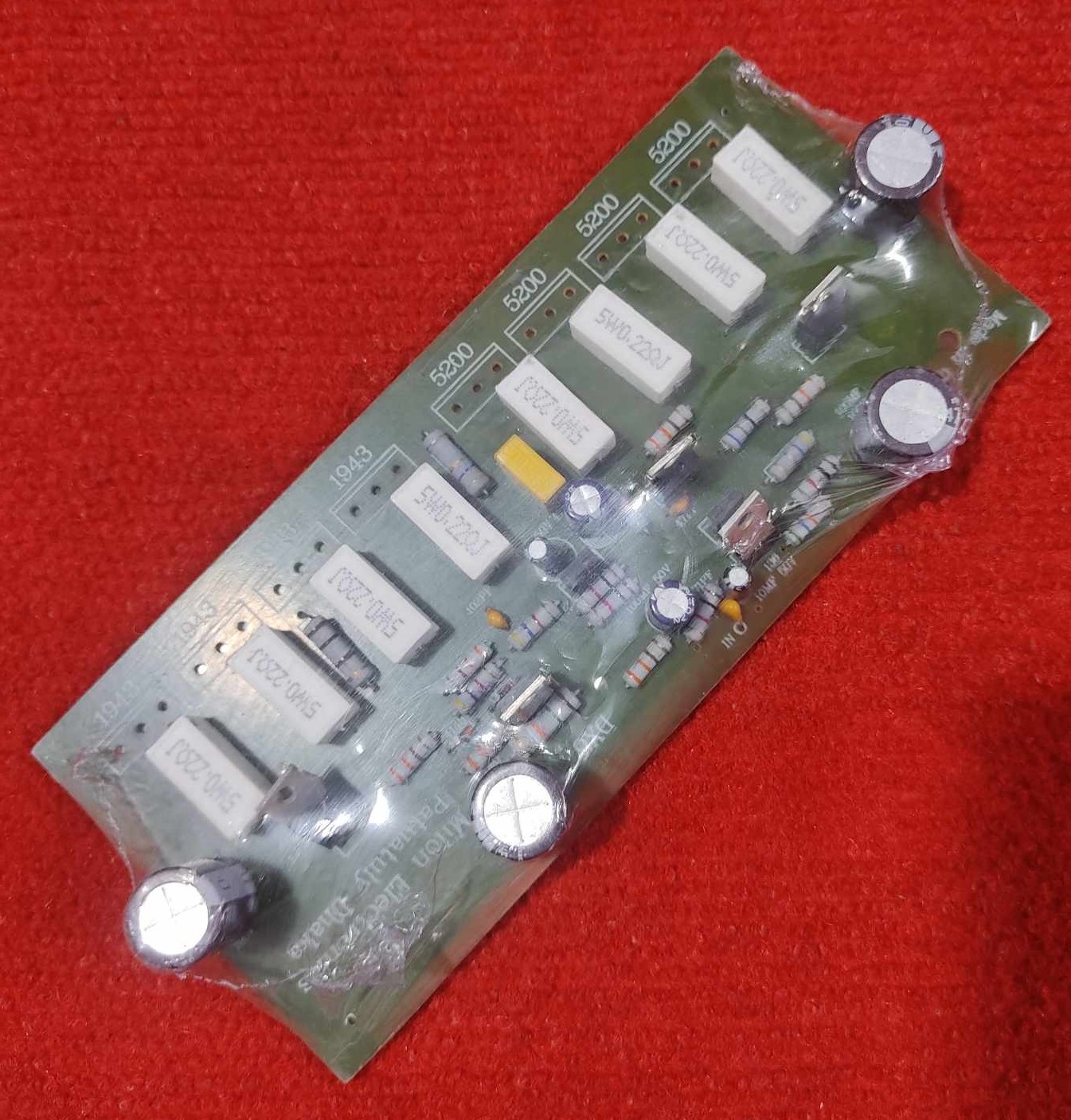 8 Transistor Amplifier Circuit Board For 5200 & 1943 IC Mono 8 Transistor Amplifiers Board IC (Not Included) 8 Transistor Circuit 8 Transistor Board 8 Transistor Amplifier Circuit For 5200 1943 IC. 