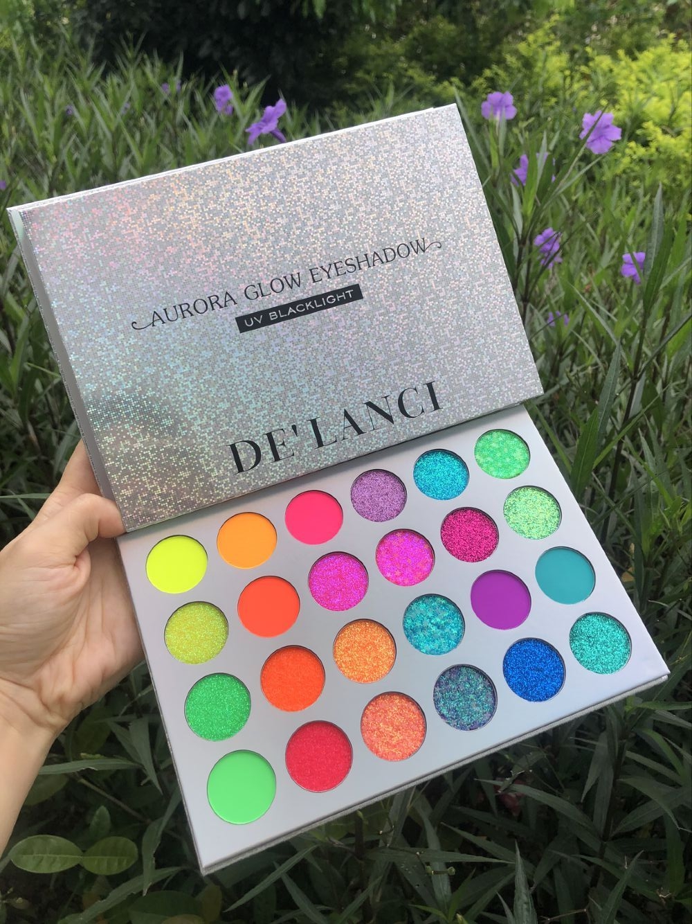 DE'LANCI Neon Glow in Dark Eyeshadow Pallet ,Aurora Stage Clubbing Makeup Kit ,Blacklight UV Fluorescent Eye Shadows Color. 