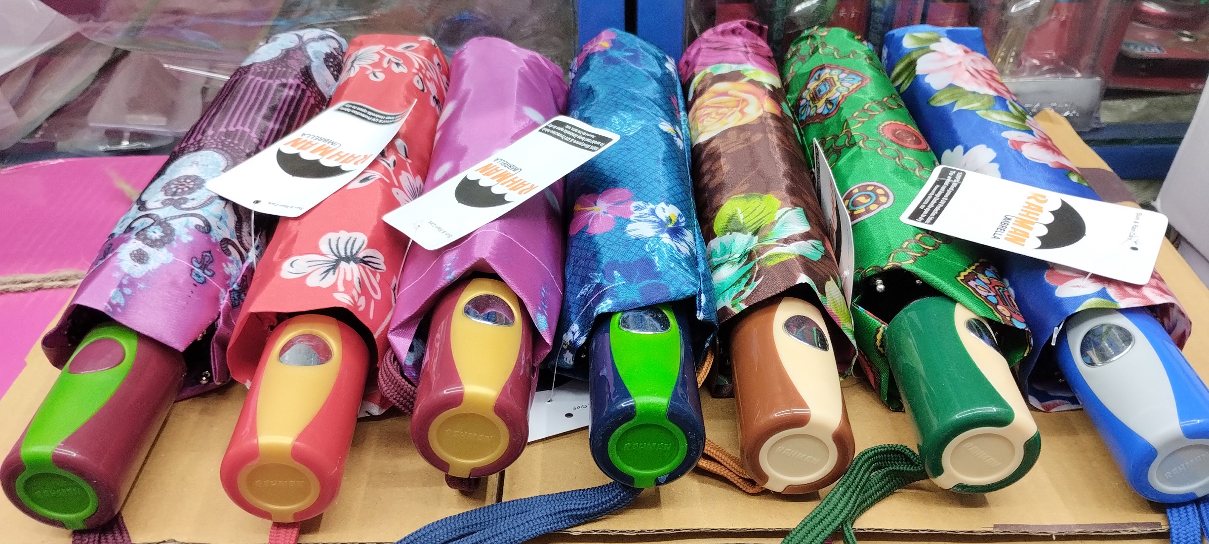 Rahman Auto Open 8 Spoke world class Heavy duty Umbrella ( Multi color Print ). 