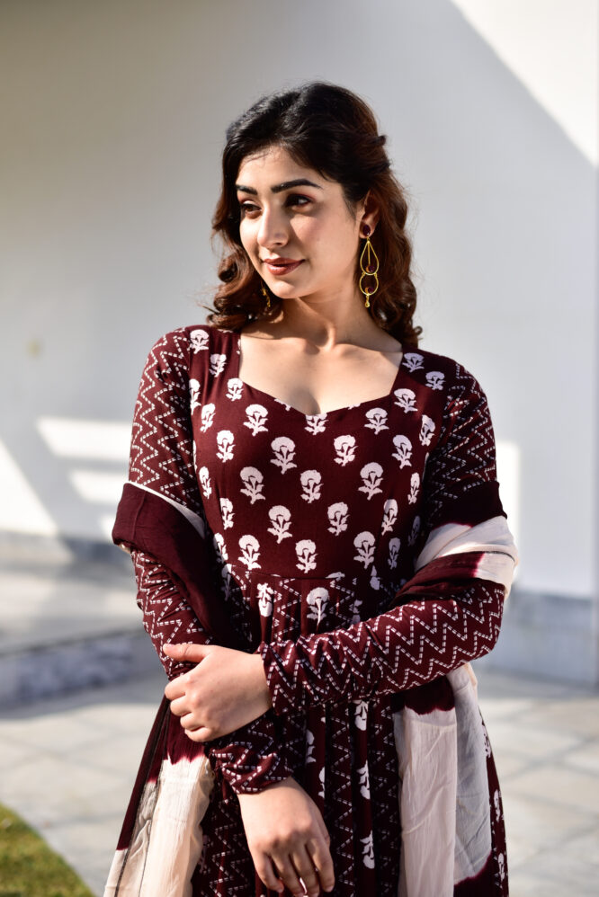 Malmal Dupatta with Beautiful Long Anarkali Suit. 
