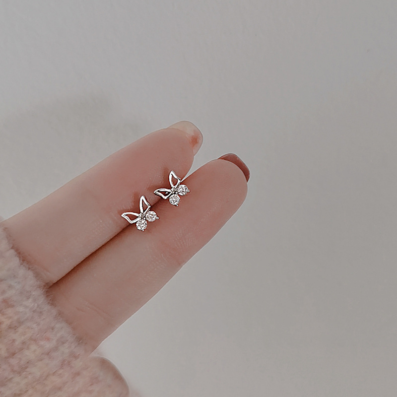 Butterfly Stud Earrings Women's New Niche Design Earrings in Autumn and Winter Simple Temperament Hollow Diamond Small Butterfly Earrings
