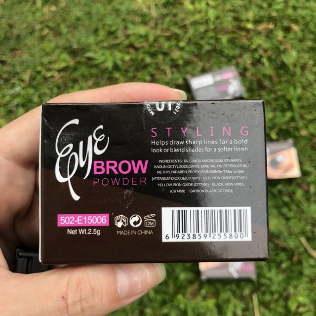 Menow Styling Eyebrow Powder - 2.5g. 