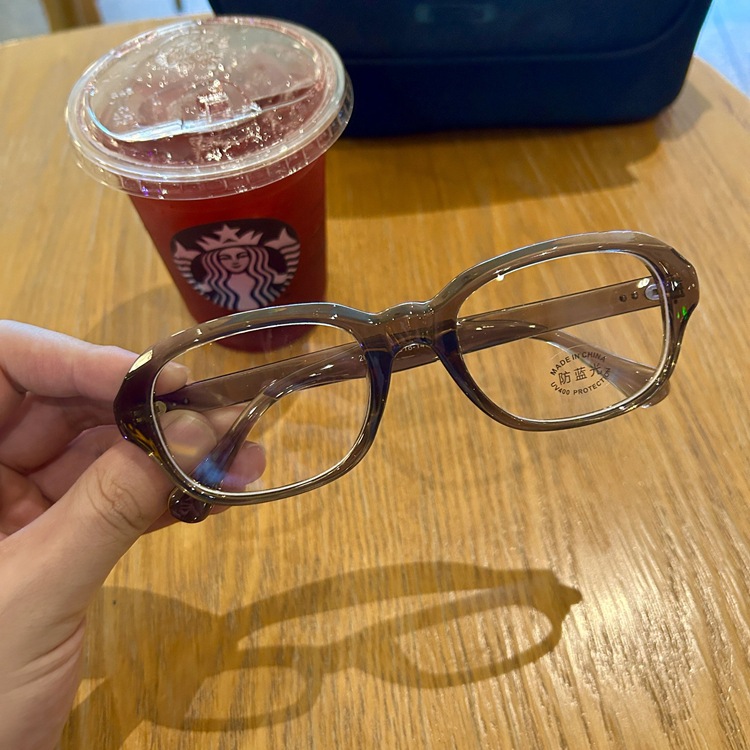 Japanese oval small face transparent glasses for women trendy y2k without makeup artifact can be equipped with prescription myopia glasses and anti-blue light frames. 