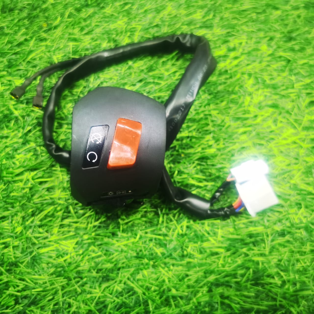 Switch Chapa R/H Bajaj-Pulsar UG4.5/UG 6. 