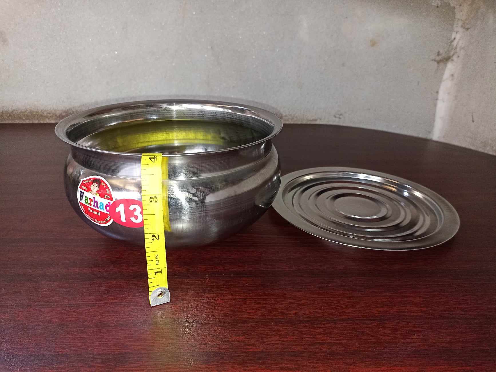 Stainless Steel Hari / Patil 13 No Size With Lid. 