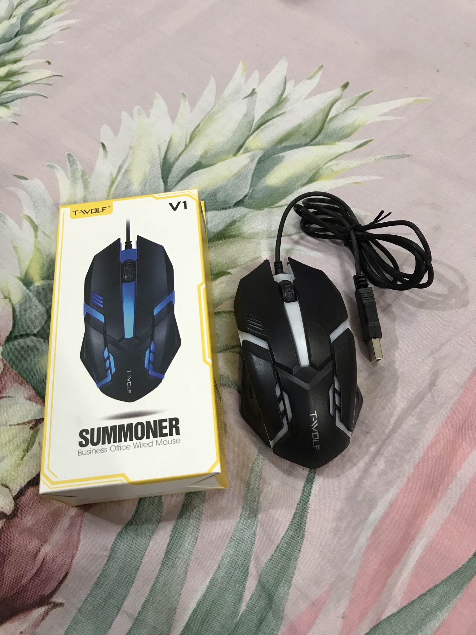 T-Wolf V1 1200 DPI Gaming Mouse with RGB Backlit. 