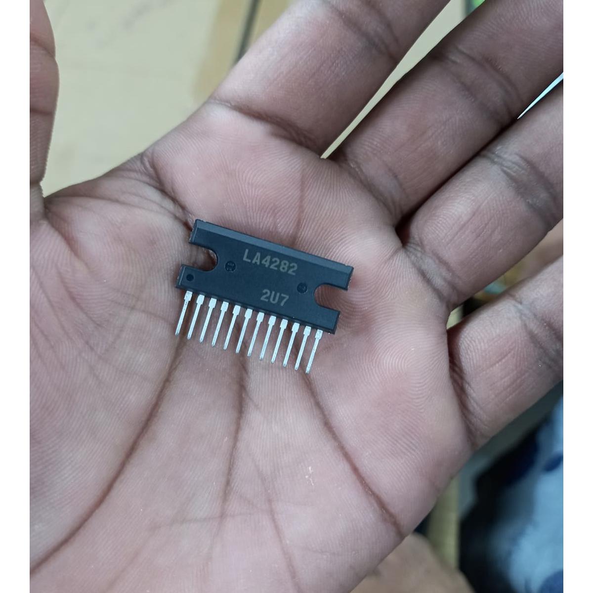 A Class Audio Power Amplifier Voltage Regulator LA4282 10W 45V ZIP 12 Pin Dual 2 Channels Stereo Audio Board Amplifier IC LA 4282 Electrical Circuitry & Parts