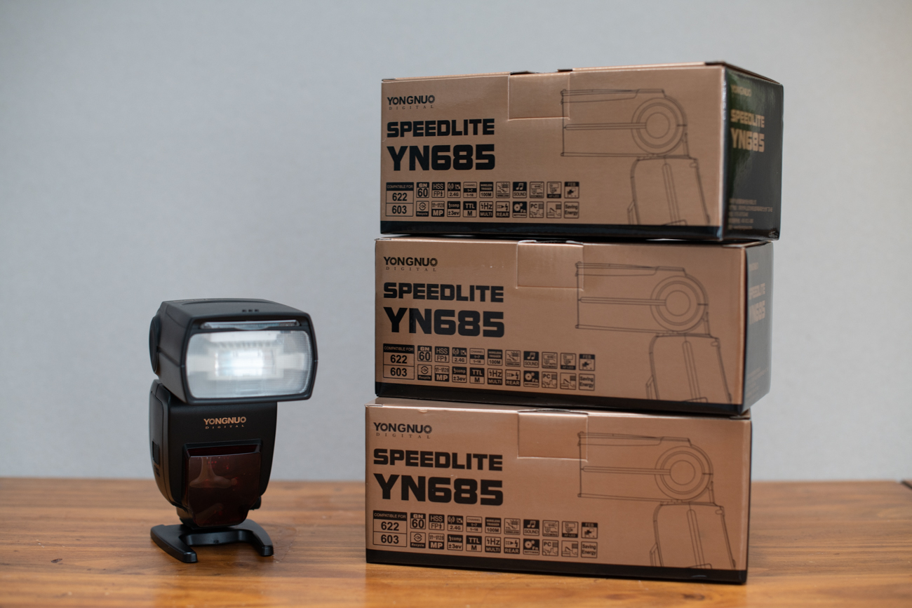 YN685 Speedlite Flash DSLR Camera Flash Light. 