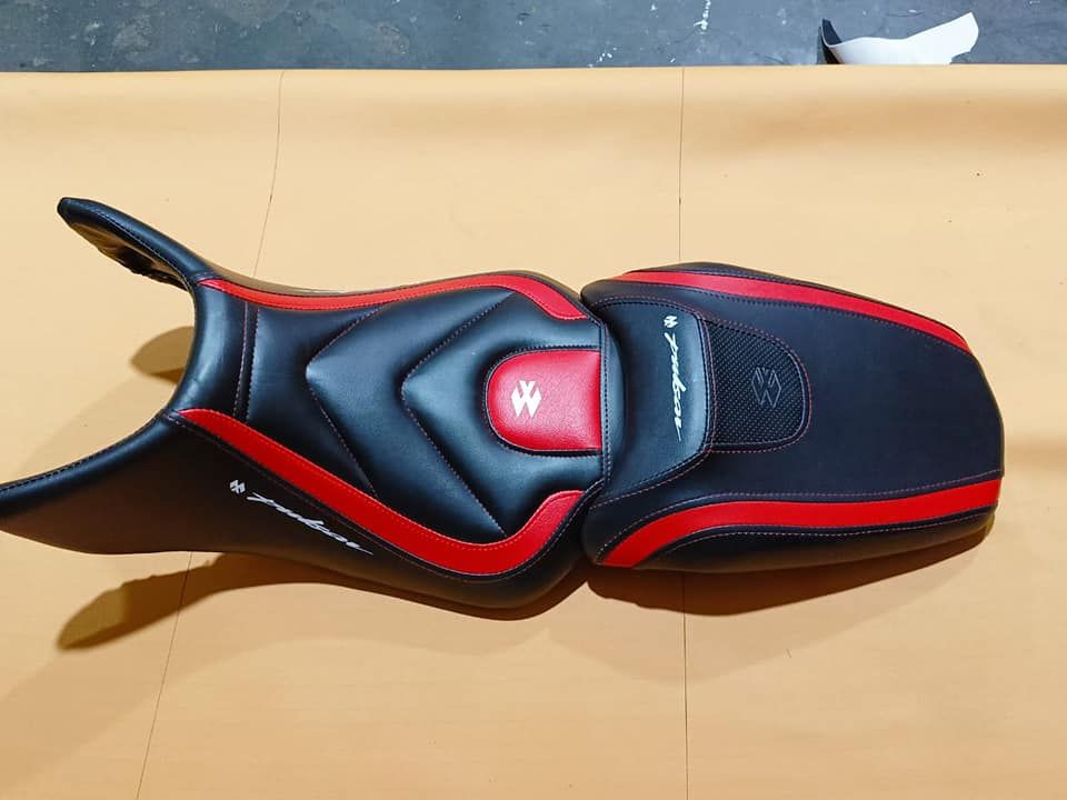 Bajaj pulsar n160 red modified seat cover