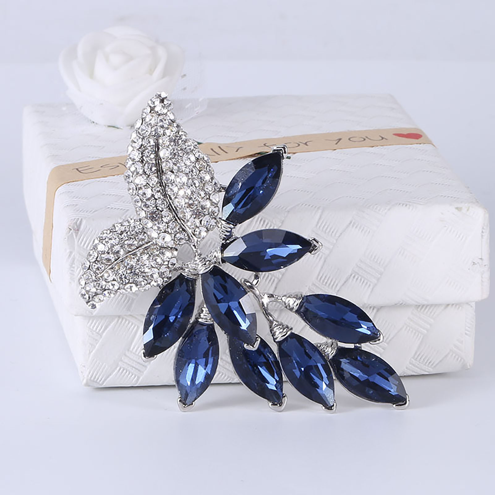 Elegant Brooch Exquisite Lady Grape Shape Rhinestone Lapel Pin. 