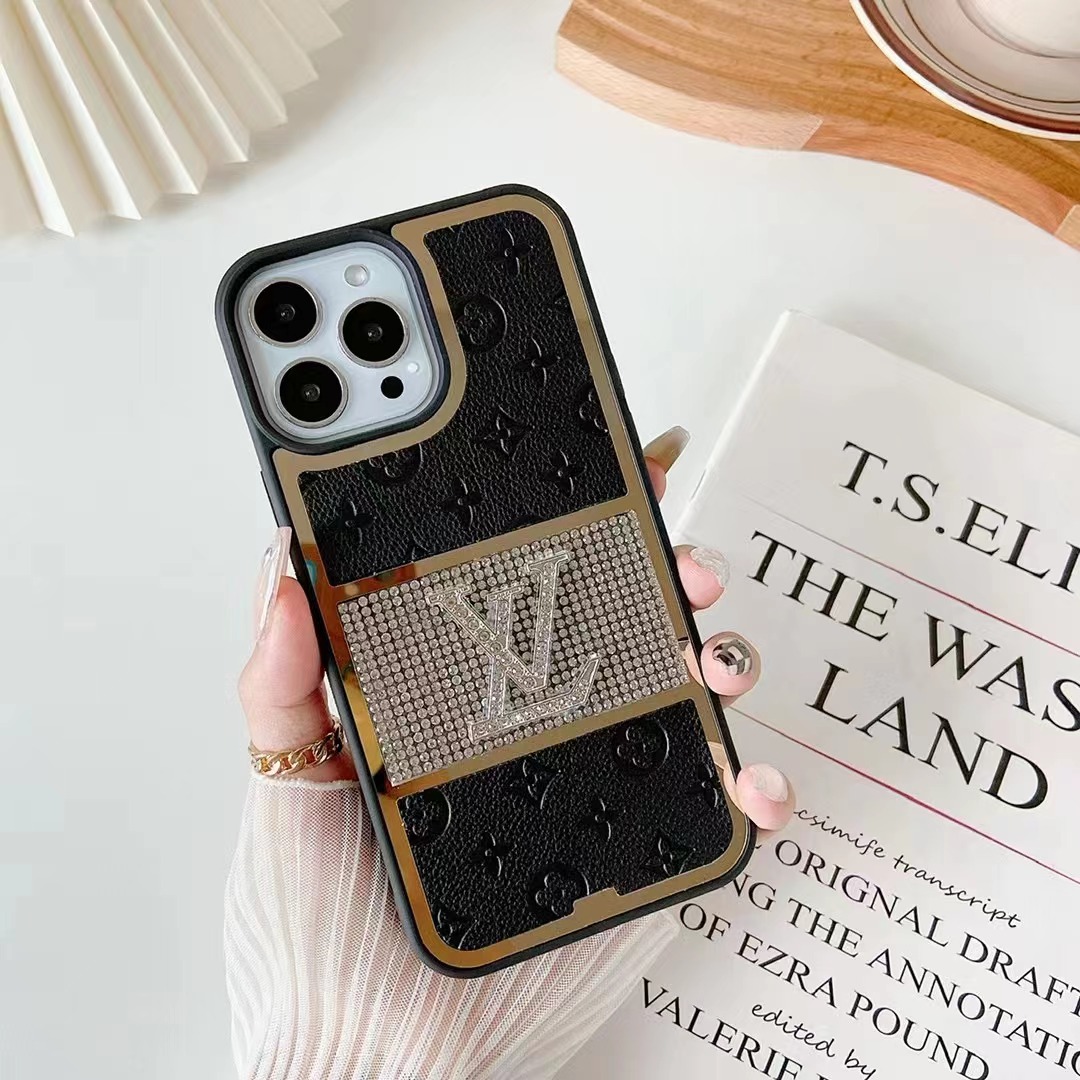 LOUIS VUITTON - LOUIS VUITTON iPhoneケース12/12pro Louis Vuitton Phone Case Crossbody iPhone uCaseSpot