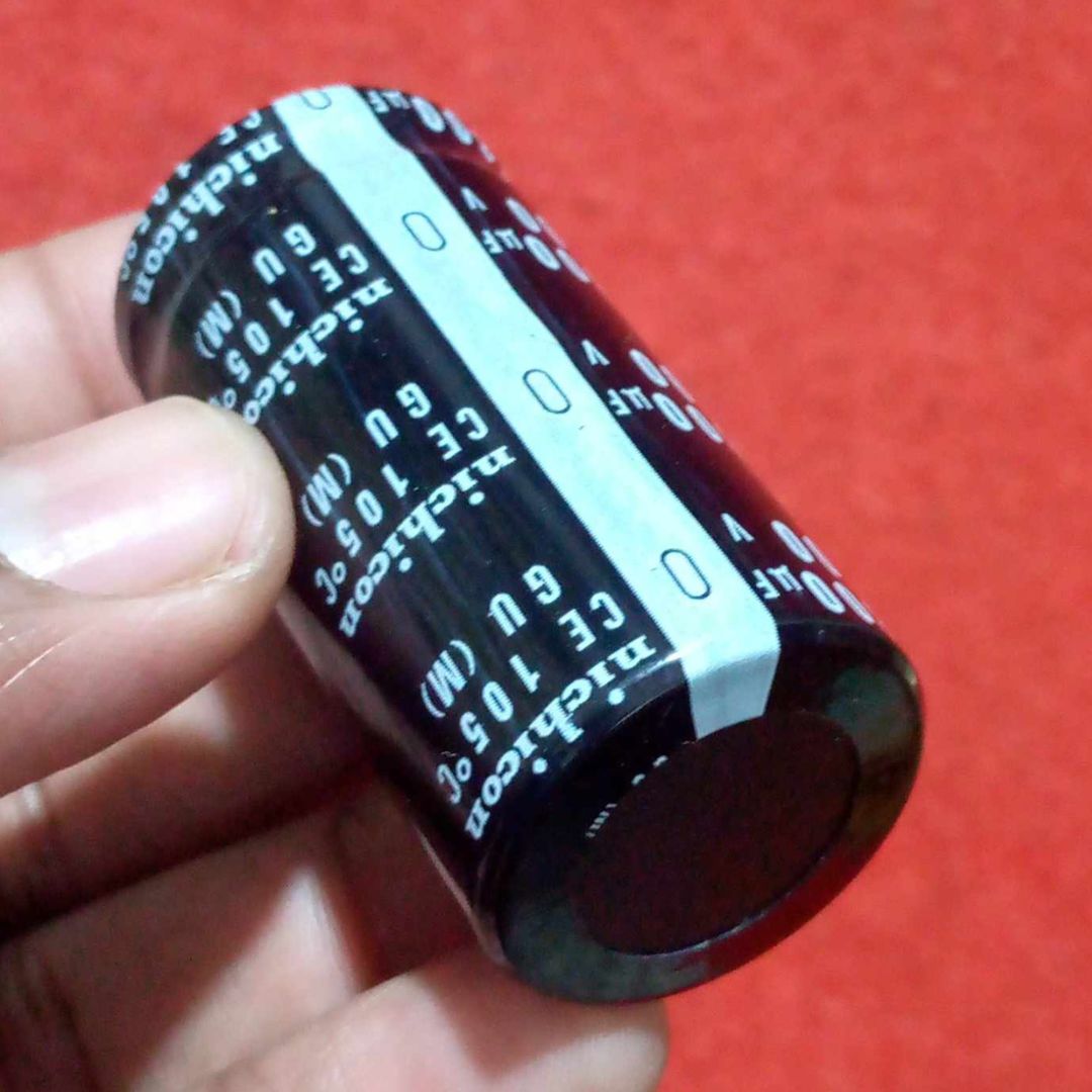 3300uF 100V RADIAL Electrolytic  Capacitor Polarized Aluminum Electrolytic Capacitors 2 Pin Leads. 