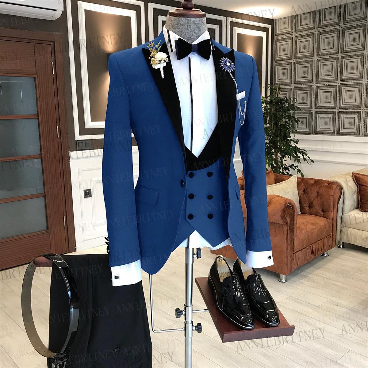 2022 Classic Brown Suit Men 3 Pieces Custom Made Fashion Groom Wedding Suit Tuxedo Elegant Party Business Blazer Vest Pants Set. 
