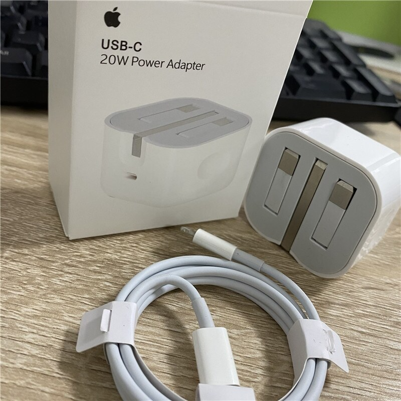 APPLE  20W USB.C Power Adapter FOR iphone 13/12/11/X with type c to lightng cable -Three pin (MADE IN VIETNAME). 