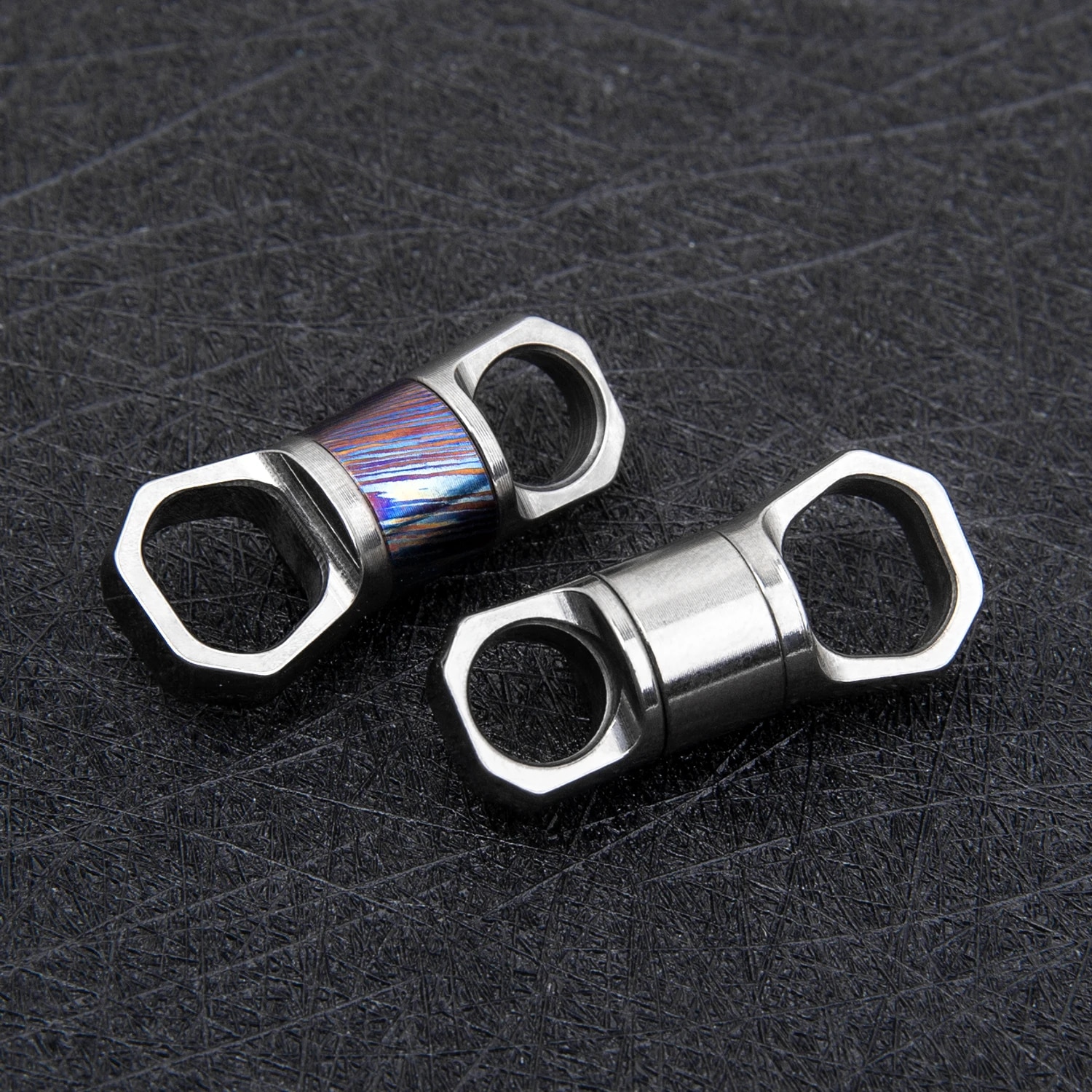 Titanium Alloy Keychain Rotary Connection Parts Universal Small Tool EDC New Two-way Key Chain. 