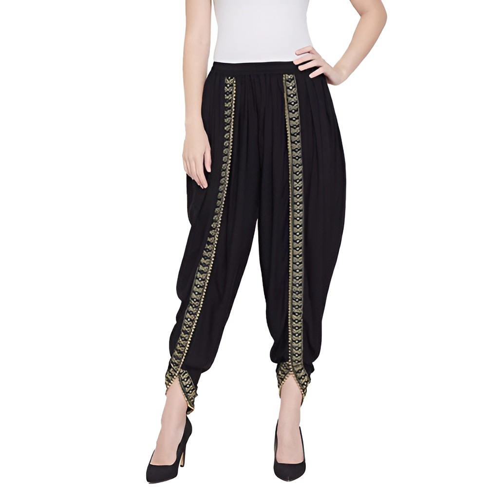 Chiroyli yalangoch qizlar (faqat fotosuratlar) Dengiz qirgogida sevganingiz bilan unutilmas jinsiy aloqa