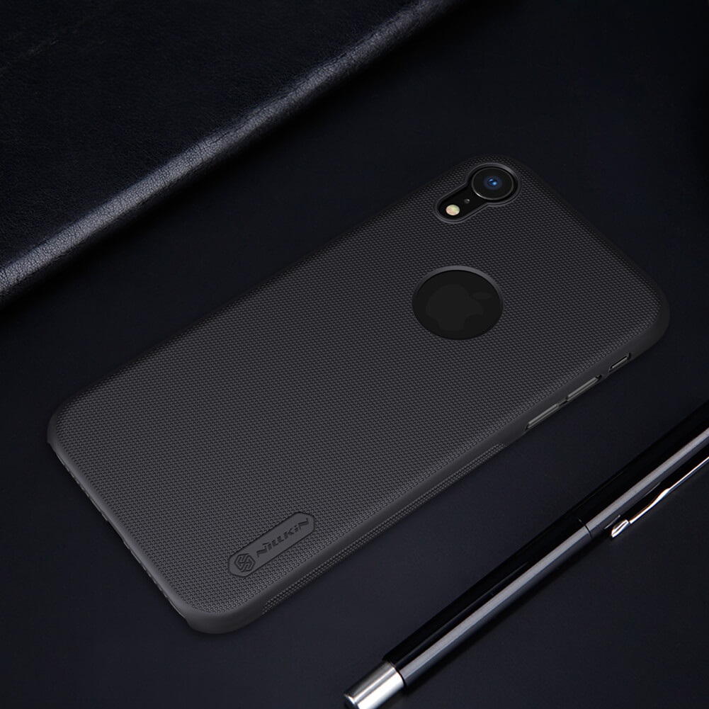 Nillkin ( iPhone XR ) Super Frosted Shield Matte cover case for Apple iPhone XR (with LOGO cutout) - Black. 
