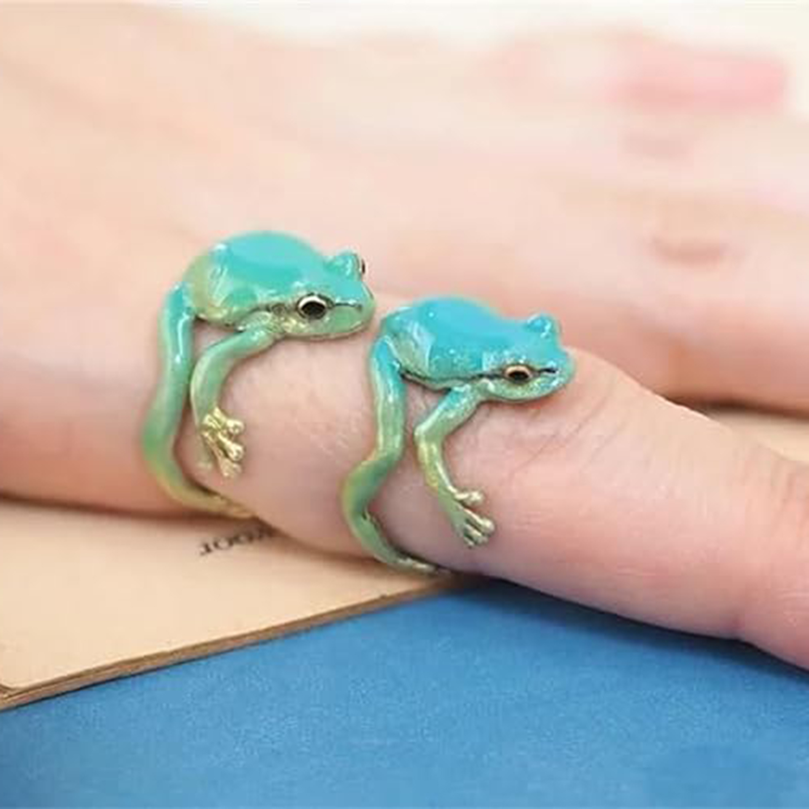 Latest Tree Frog Rings – These fun latest tree frog rings are sure to make you stand out from the crowd and make a statement with your fashion jewelry. This is a completely handmade accessory that I hope you will look at and stay with you.. 