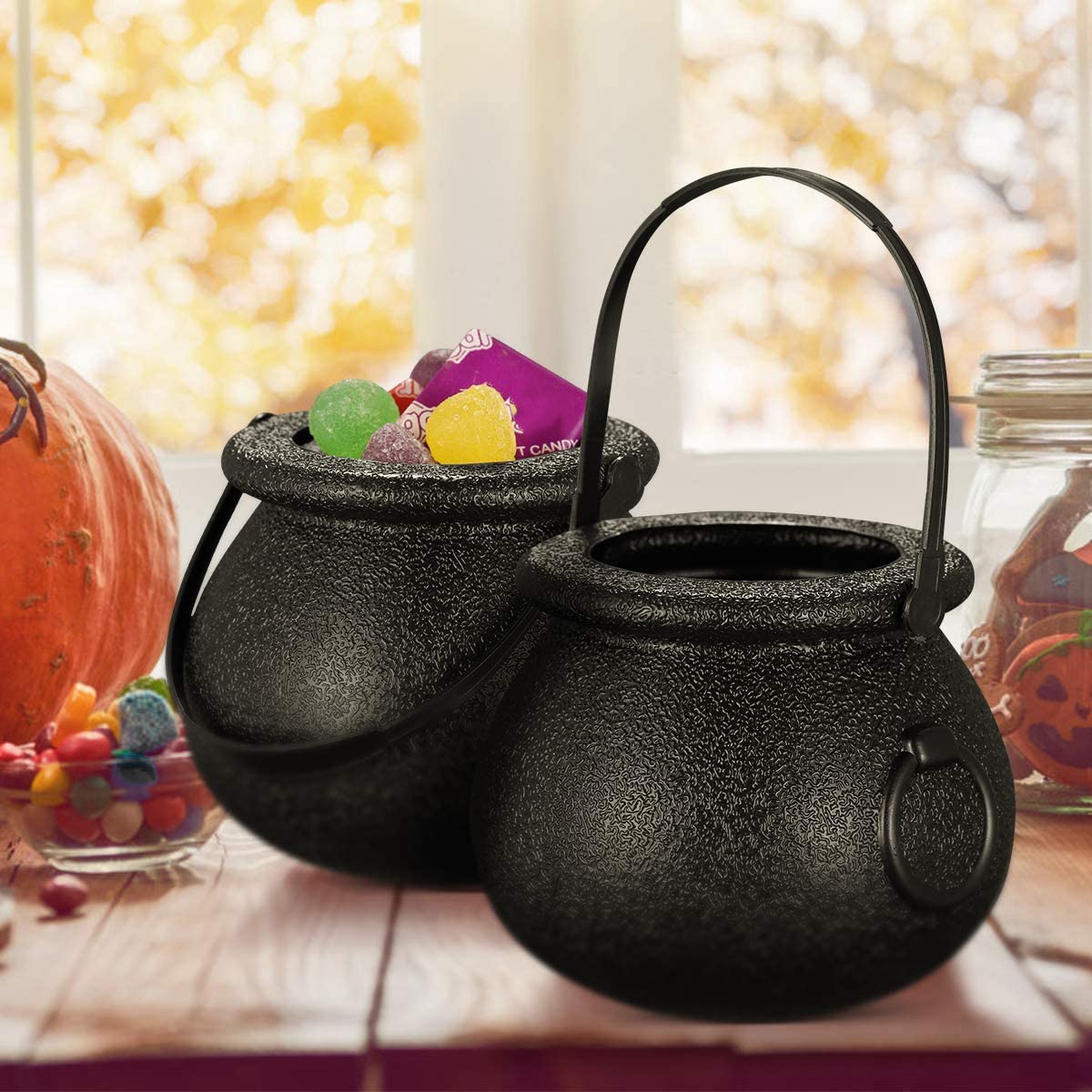 10Pcs Black Cauldron Candy Holder Pot with Handle Halloween Candy Bucket Kettle Mini Black Witch Cauldron for Halloween. 