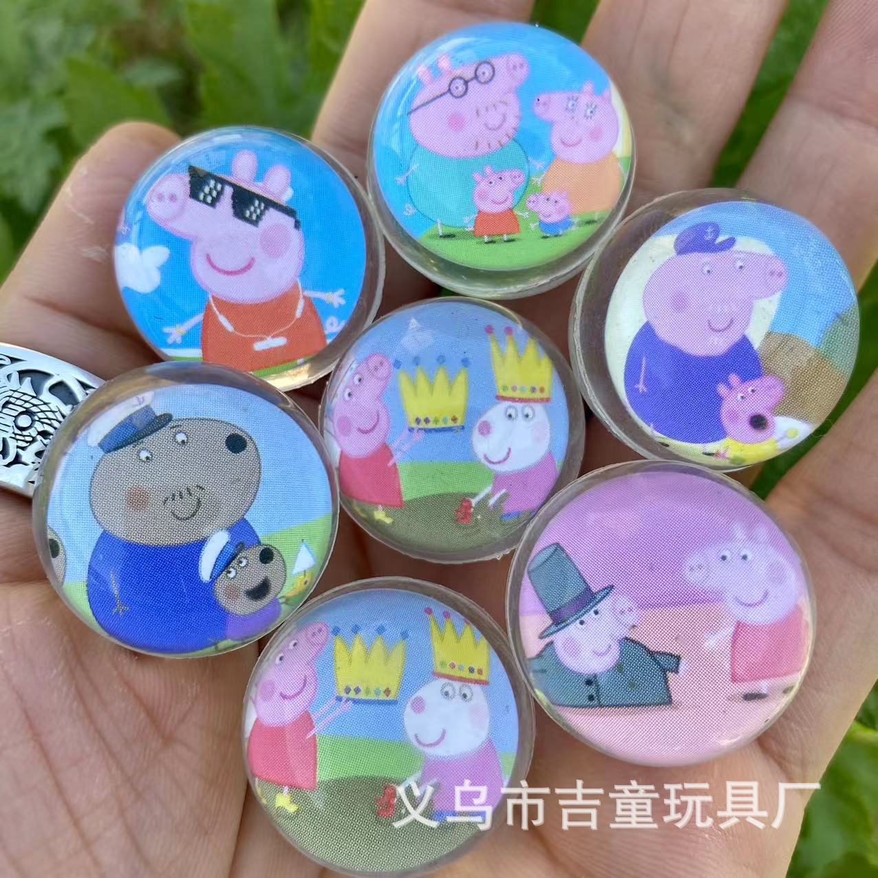 bouncy balls, children's toys, dragon balls, No. 32 cartoon bouncing balls, rubber glow-in-the-dark bouncing balls, paper card balls. 