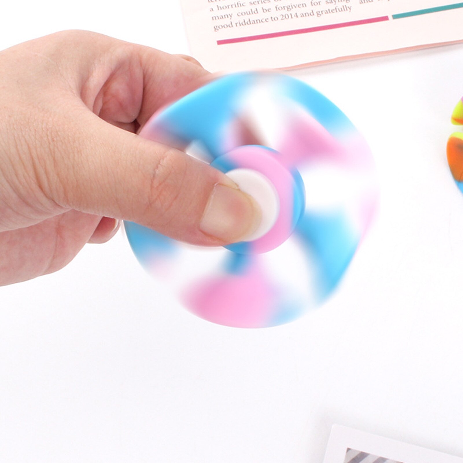 Suction Toys for Toddlers Rotating Sensory Toys with Suction Cups Cartoon Shape Babies Bath Toy Spinning Top Toy for Releasing. 
