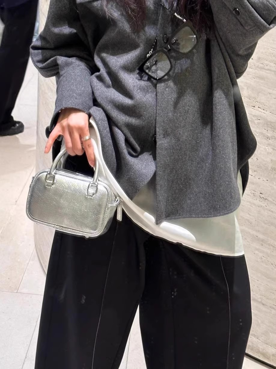 2023 New Internet Celebrity Same Style Fashion Gold Bowling Small Square Bag Casual Cute Mini Handheld Crossbody Bag Women