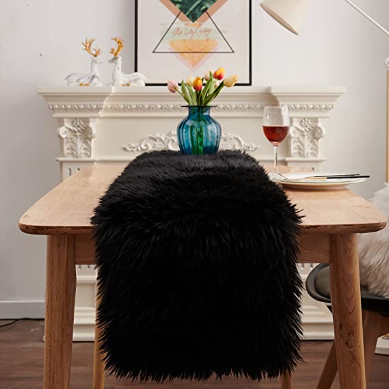 Table Runner, Modern Pink Dresser Fur Table Runners for Christmas Wedding Party Holiday Birthday Home Farmhouse Dining Coffee Table Decor, Decoration Rug  Runner for Table. 