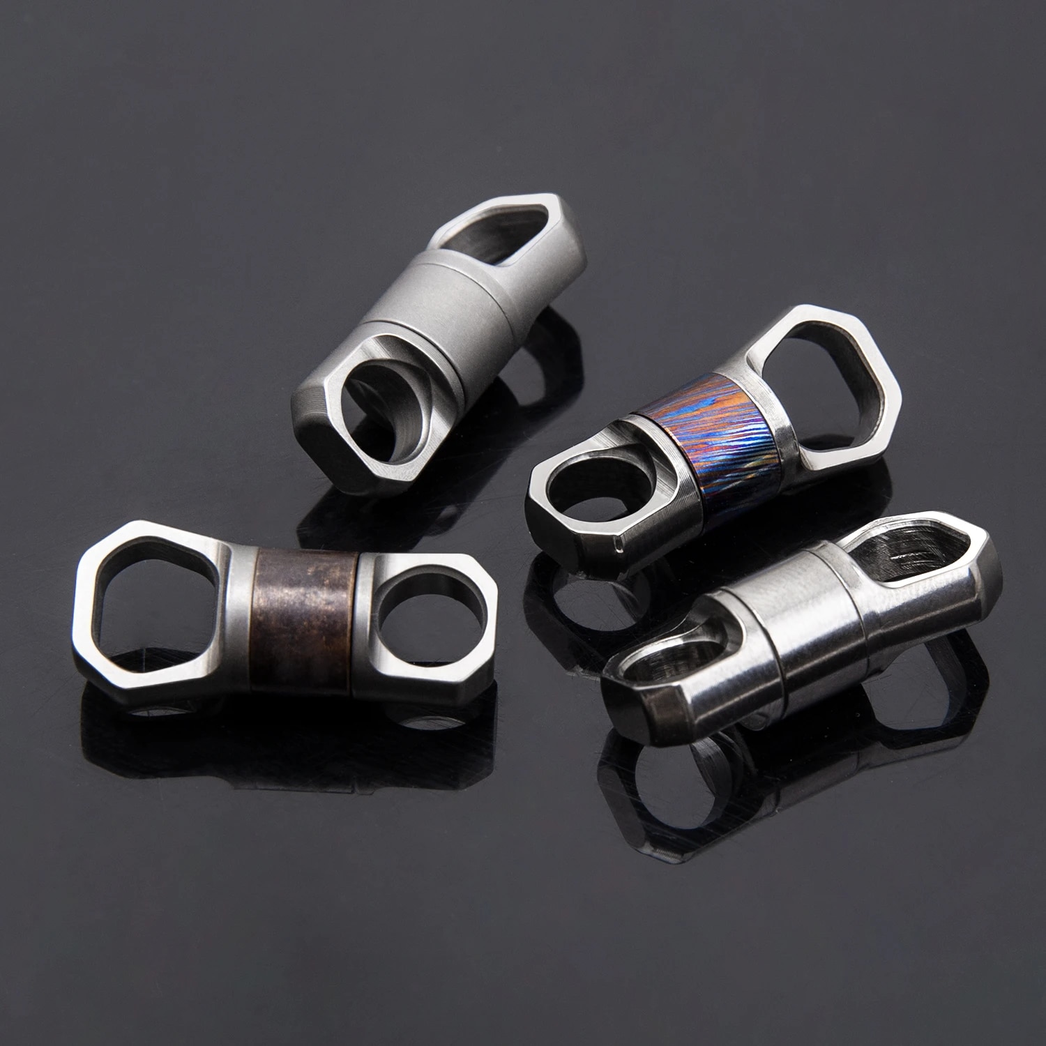 Titanium Alloy Keychain Rotary Connection Parts Universal Small Tool EDC New Two-way Key Chain. 
