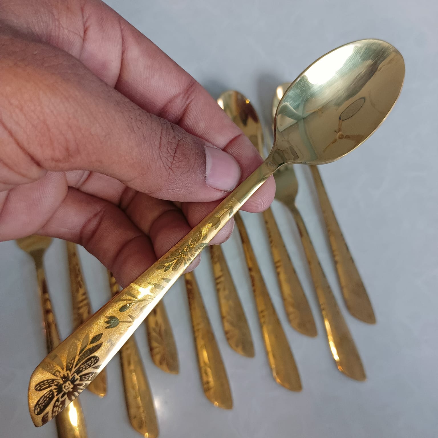 12 pcs set ayd Golden color Tea and Fork spoon set for Tableware , golden Fork spoon , 15 cm long Fork spoon golden color AYD golden Fork spoon 6 pcs tea spoon and 6 pcs fork spoon 15 cm long spoon. 