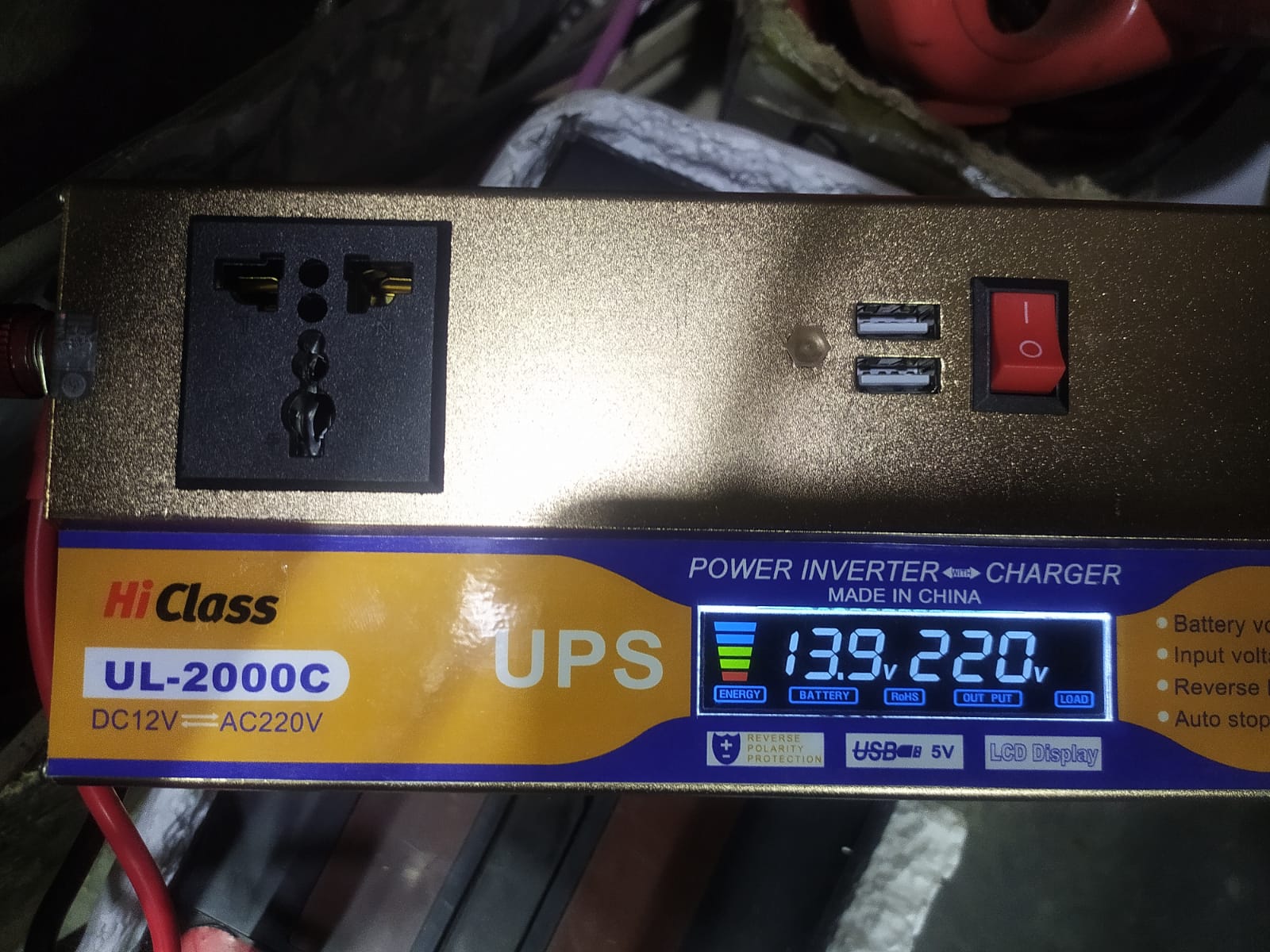 2000W smart IPS UPS 2000W 12V to 220V power inverter & 10A battery charger UPS System. 