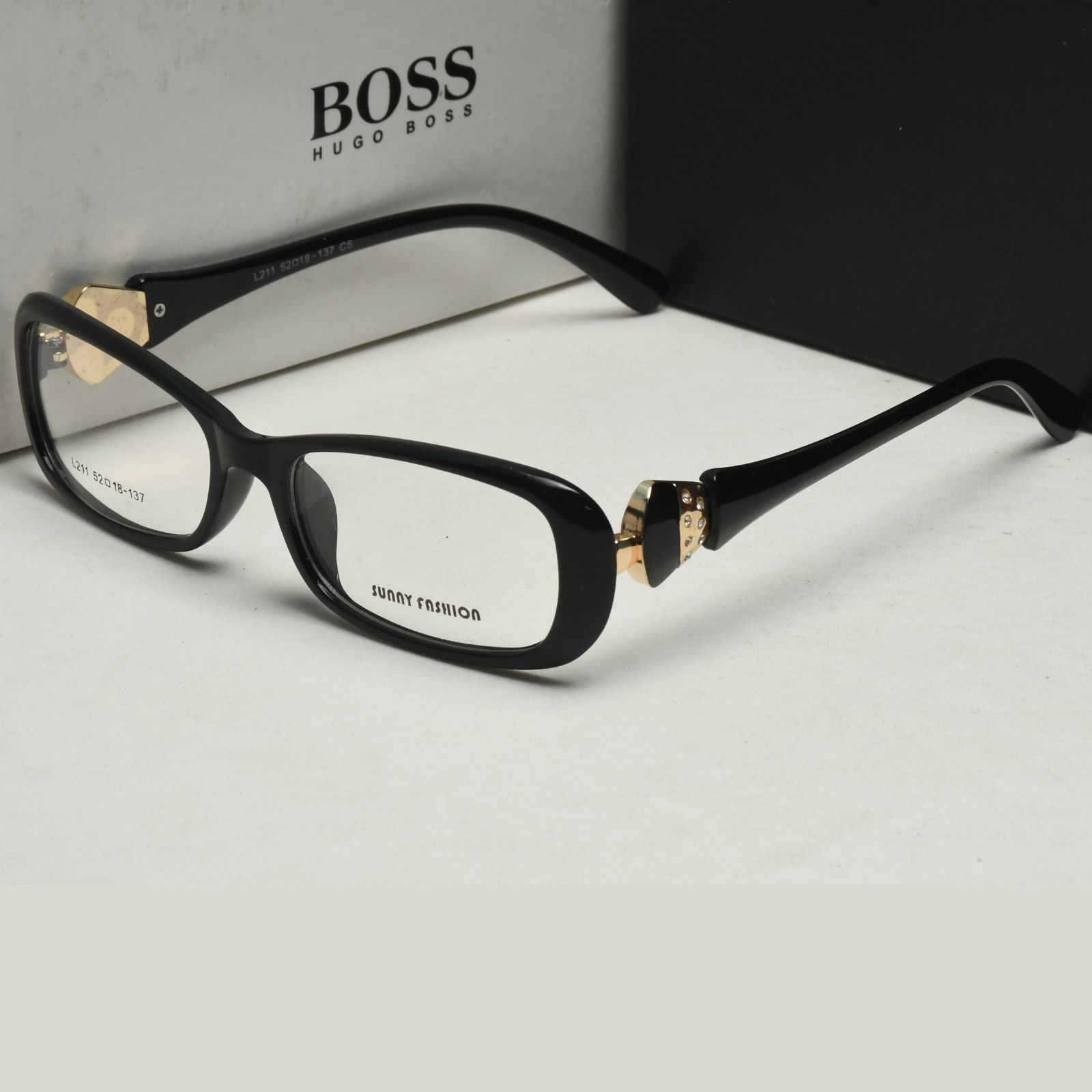 Sunny Fashion Oblong Shape Black Frame 2021 Cool Beautiful Look Fashionable trendy Optical Eyeglass-Frame for  Female. 