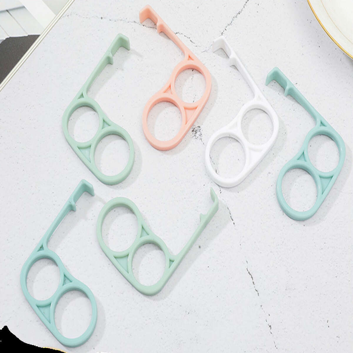 Finger mobile phone multi-function small brush Tiktok ring buckle writing lazy hand hold holder artifact