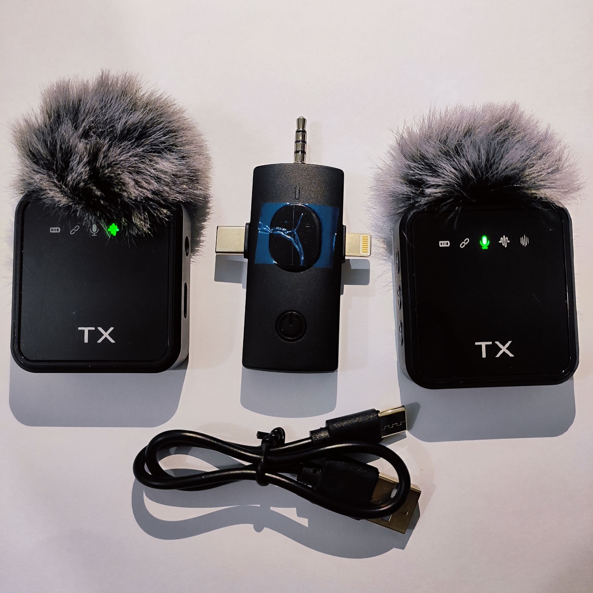 F11-2:1 Collar Wireless Microphone 3in1 iPhone, Android, Camera & Type-C Supported 99% Noise Cancellation. 