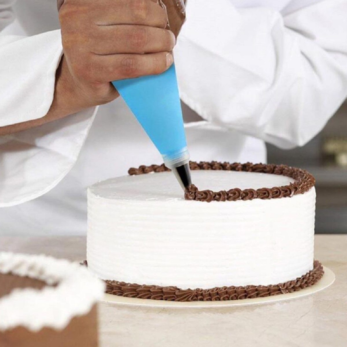 21Pcs Cake Decorating Kit Turntable Rotating Baking Flower Icing Piping Nozzle Baking Tools Set. 