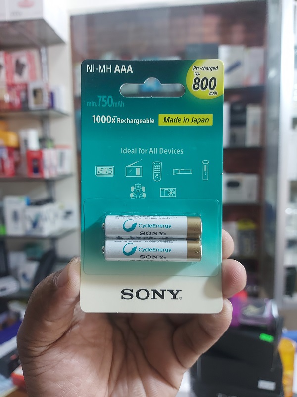 Sony AAA 800mAh Rechargeable Battery. 