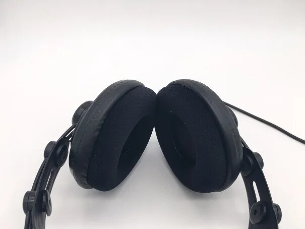SAMSON SR850 Studio Monitor Headphone Dynamic Headset Semi-Open For Recording Monitoring Music Game Playing Velvet Earpad. 