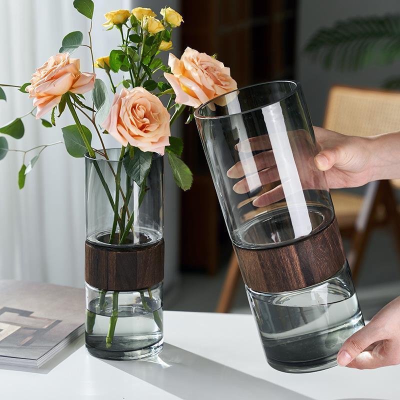 Creative Simple Wooden Pallet Glass Vase Contorted Willow Primary Color Decoration Aquatic Flowers Rose Flower Arrangement in Living Room and Dining Table Decoration. 