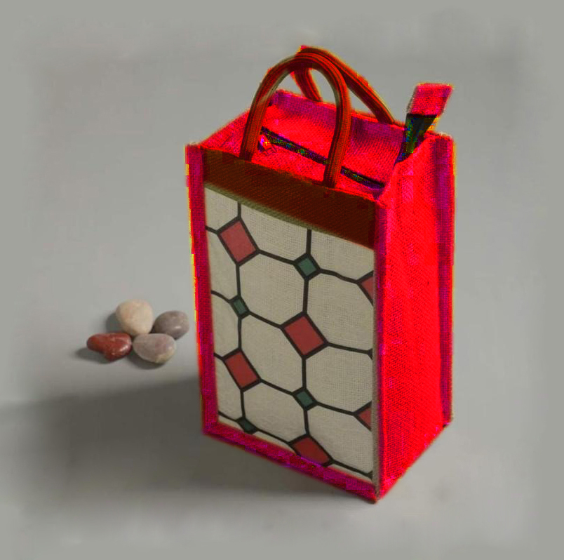 Eco friendly jute lunch box bag with cutomised design and reusable fabrics. 