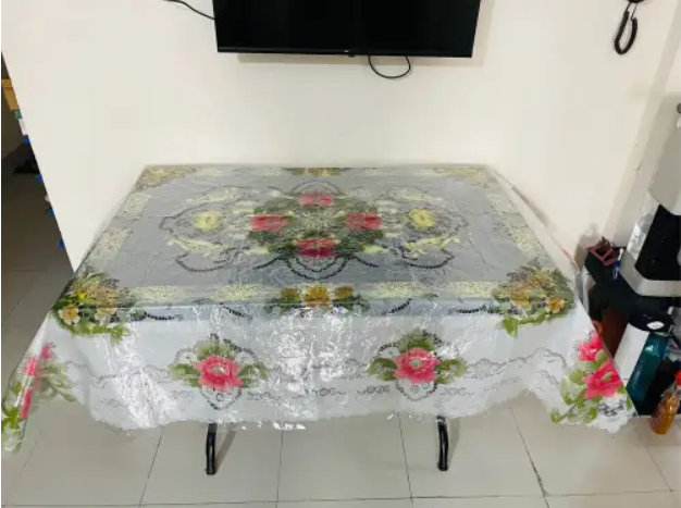 Dining Table cloth for 6 seater table- mat - new poly white
