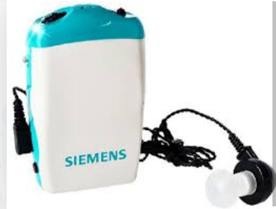Siemens Amiga High Quality Pocket Type 2 pin Hearing Aid Sound Amplifier with storage box Germany Made. 