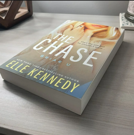 The Chase  (  Briar U #1  )   (  Book by Elle Kennedy  )   (  Premium Print and Matte Cover  ). 