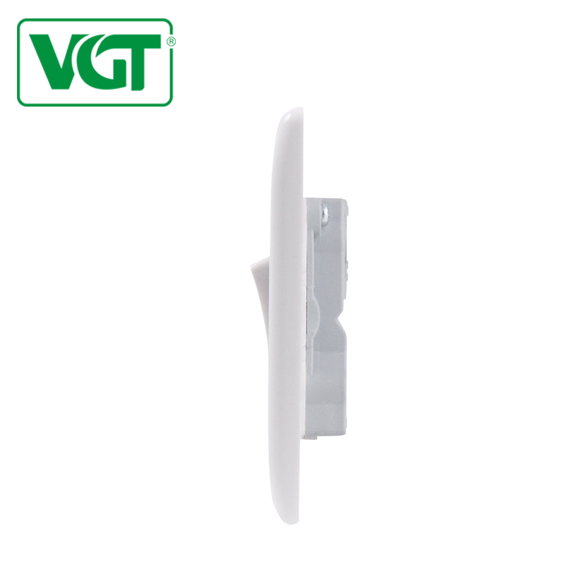 VGT - 3 Gang 1 Way Switch (Classic Series). 