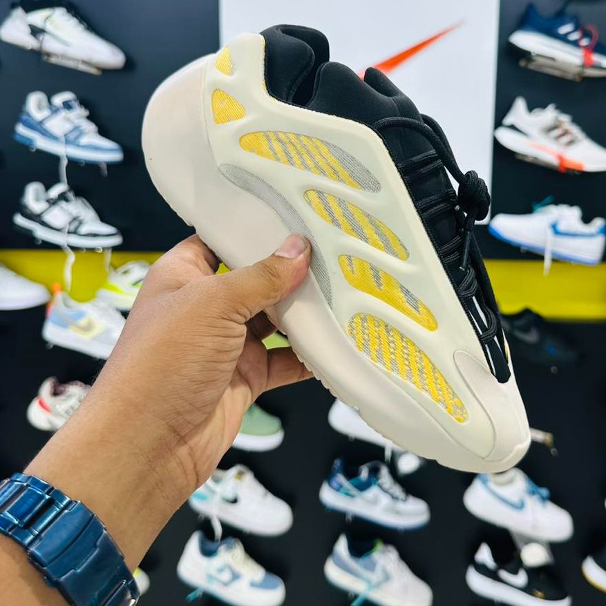 Adidas yeezy boost outlet 700 price in bangladesh