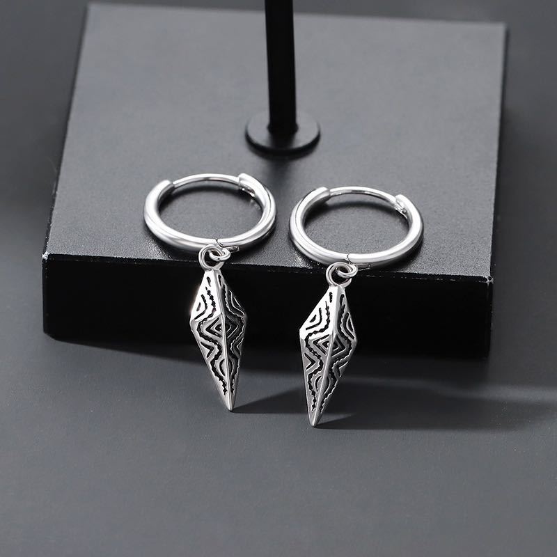 Retro tapered earrings for men, trendy hip-hop, cold style earrings for boys, rhombus earrings for men, silver cross-border earrings