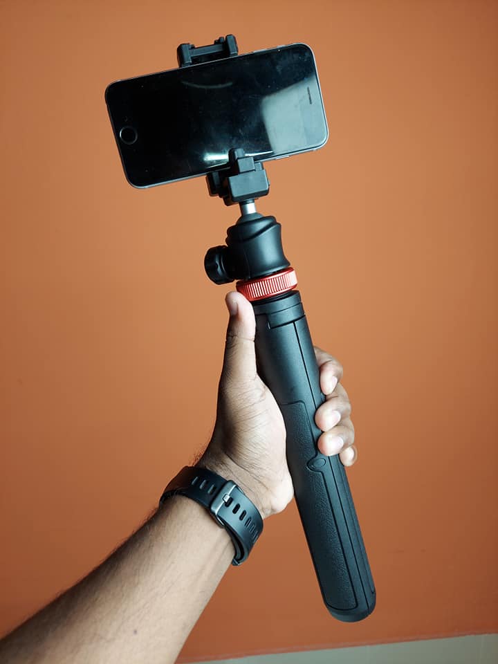 Ulanzi MT44 Extendable Vlog Tripod With 360° Ball Head – Black Color. 