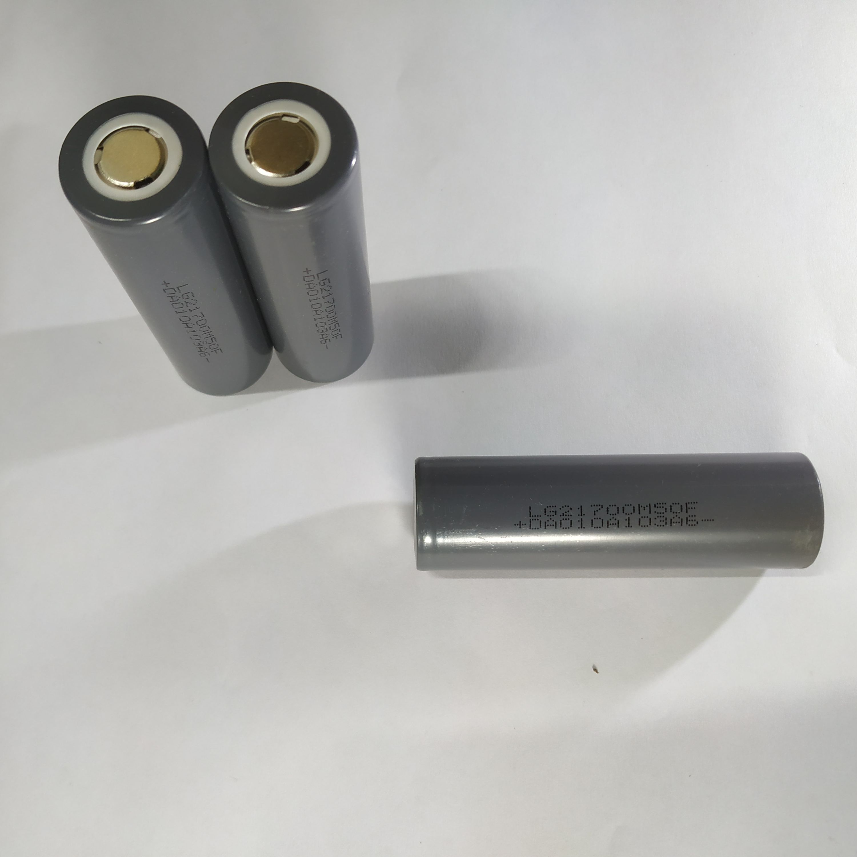 LG 21700 M50 Lithium Battery  5000mAh 3.7 volt High-Capacity Battery for Powerbank Flashlight DIY Projects Various Applications. 