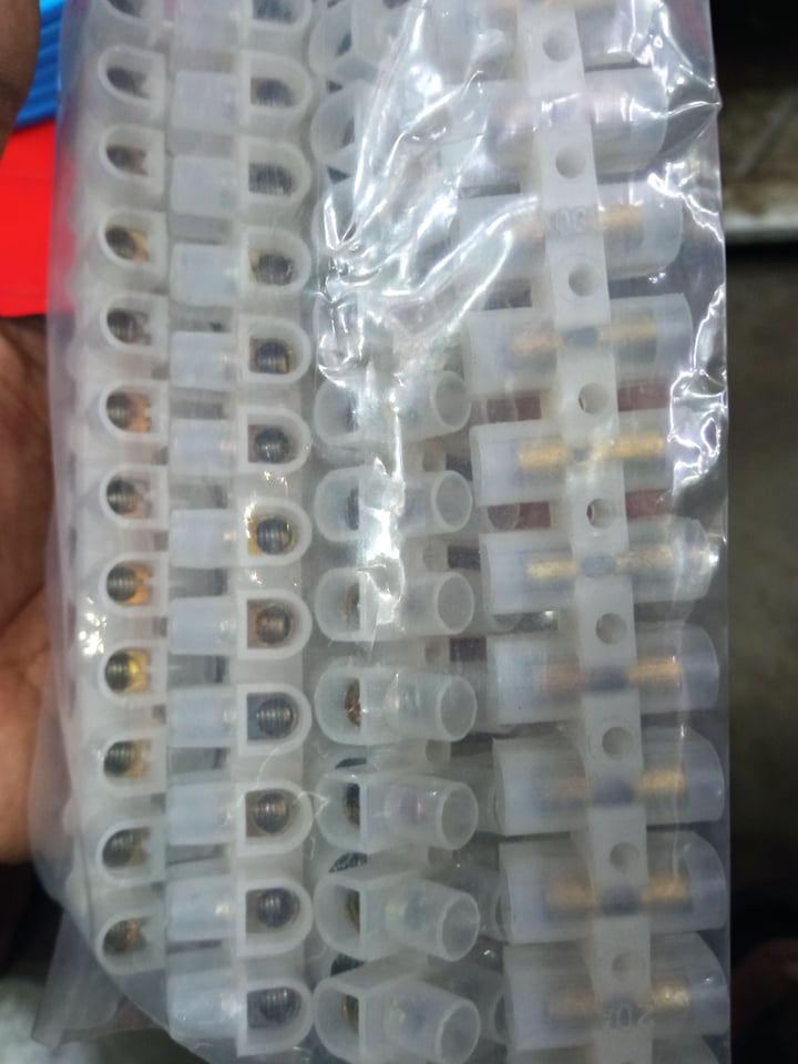 20Amp 12 Way Electrical Cables Joint Terminals AC 220V 20A 12 Point Screws Terminal Connector PVC Plastic Barrier Terminal Block Strip For Wire Joining. 