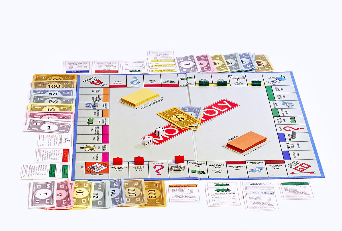 MONOPOLY GAME THE PROPERTY TRADING BOARD GAME. 
