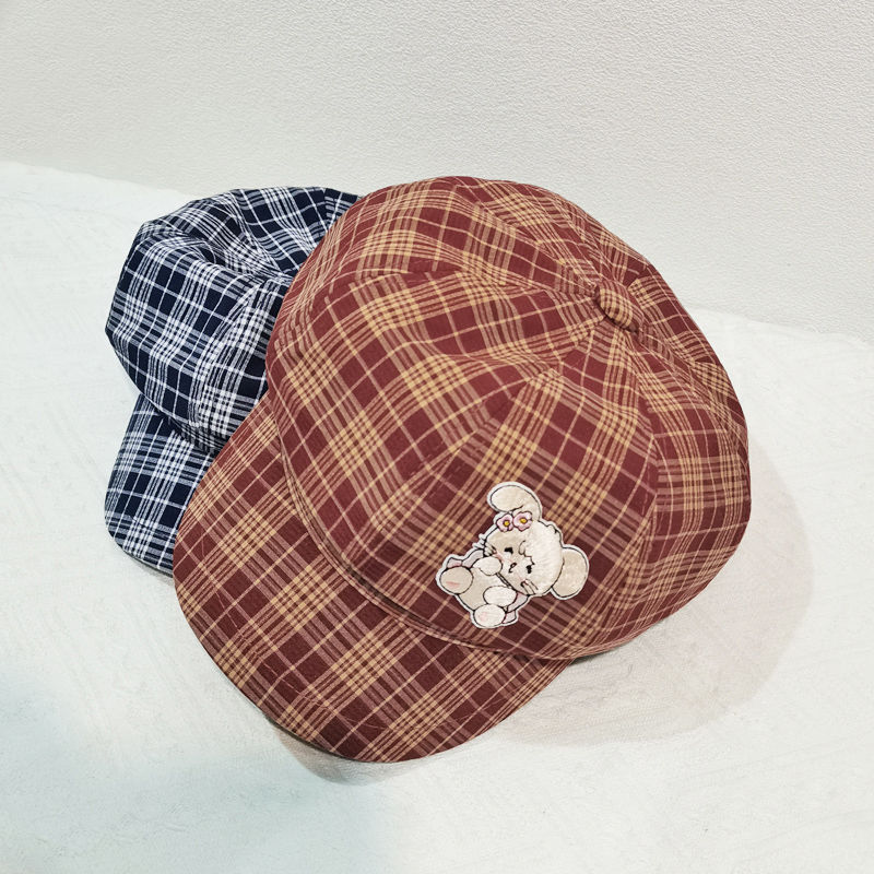 New explosive mikko kitten retro beret girl show face cute and versatile checked octagonal hat. 