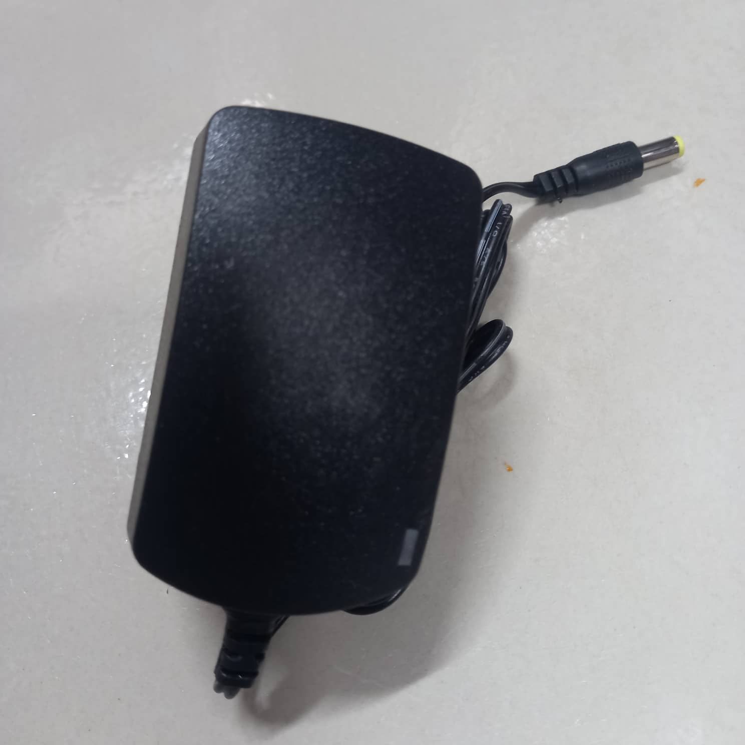 6V 2A WHITE/BLACK AC 220V To DC 6V 2A Power Supply Adapters Chargers 6V 2Aamp Chargers Adaptors For Camera LED Strip Lights. 